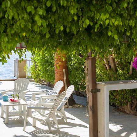 Meneou Beachfront Villa Sunset Perivolia Exterior foto