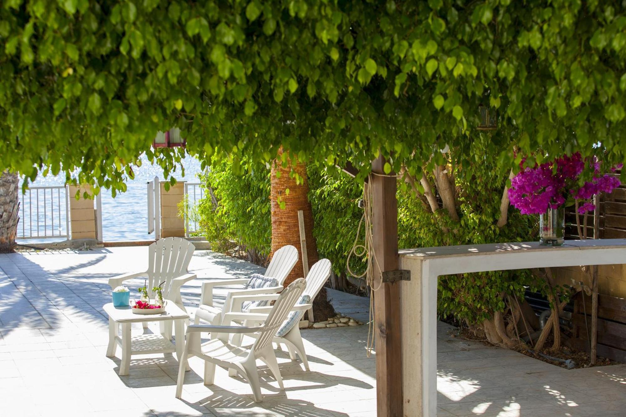 Meneou Beachfront Villa Sunset Perivolia Exterior foto