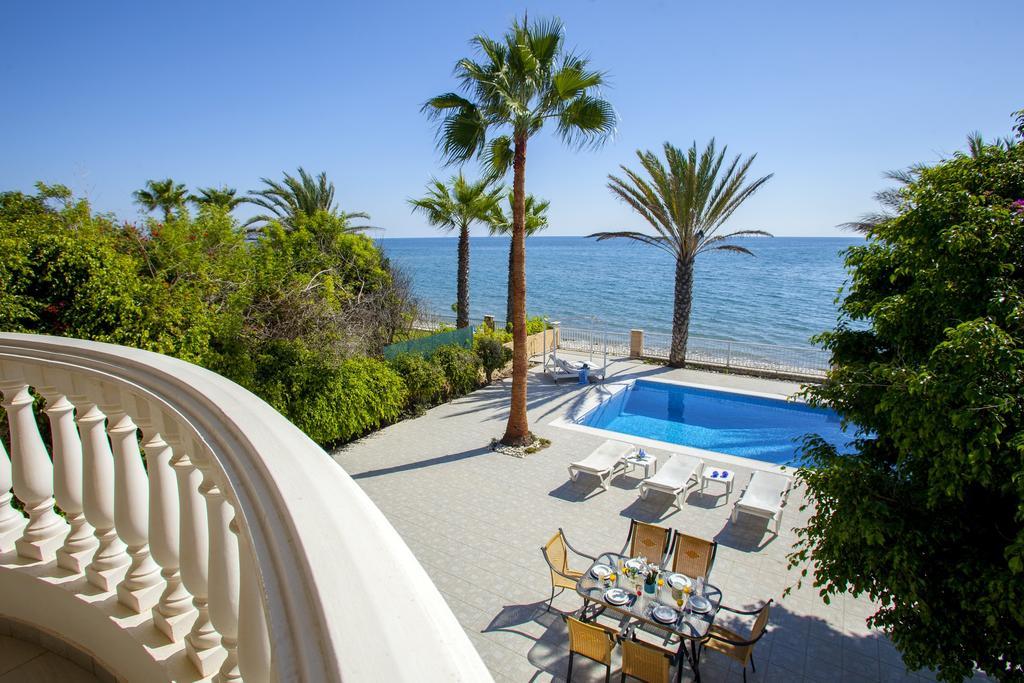 Meneou Beachfront Villa Sunset Perivolia Habitación foto