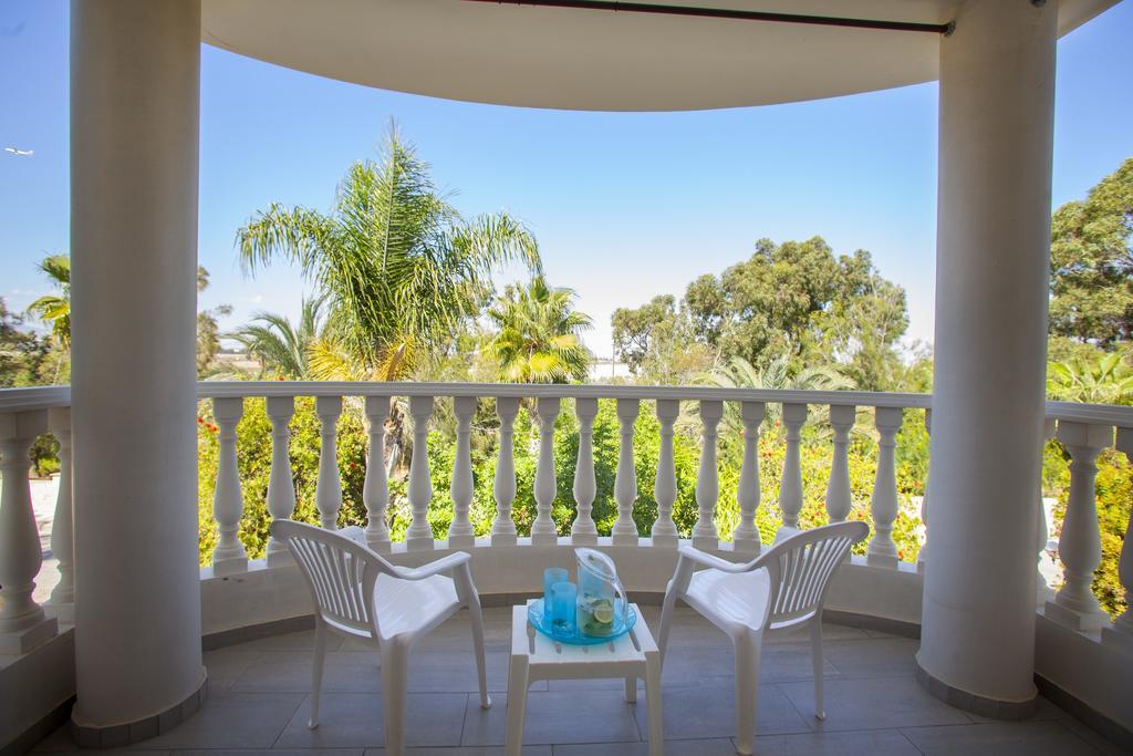 Meneou Beachfront Villa Sunset Perivolia Habitación foto