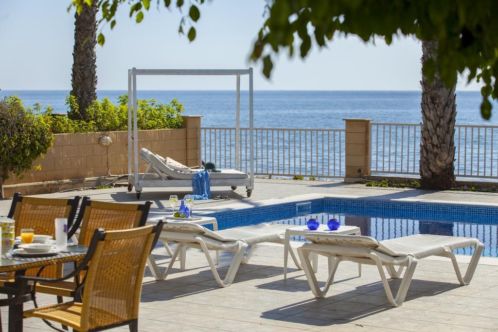 Meneou Beachfront Villa Sunset Perivolia Habitación foto