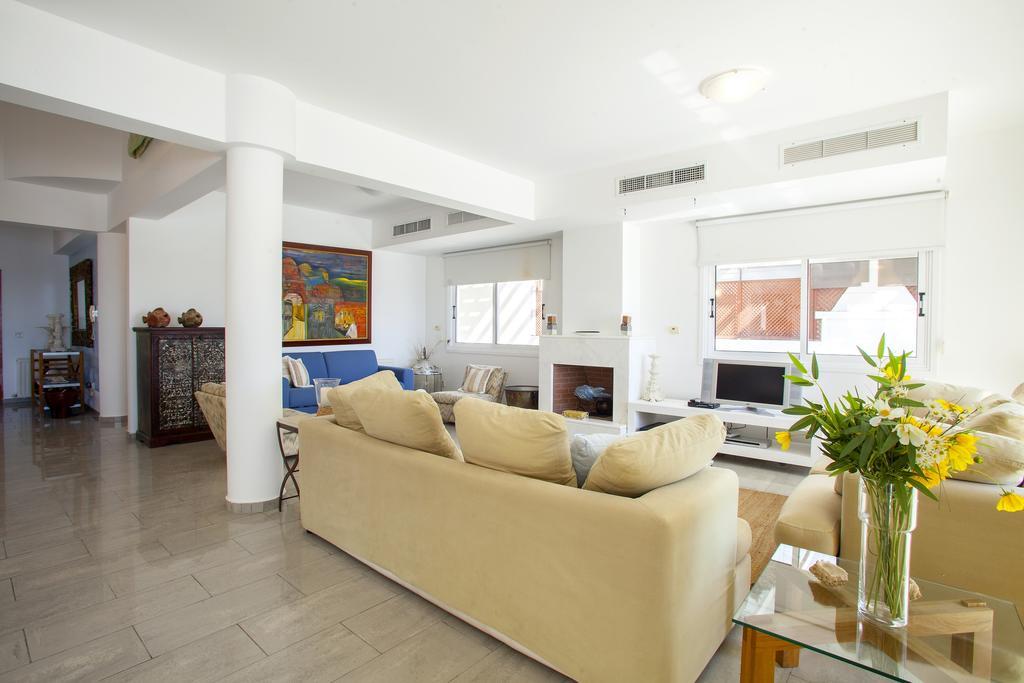 Meneou Beachfront Villa Sunset Perivolia Habitación foto