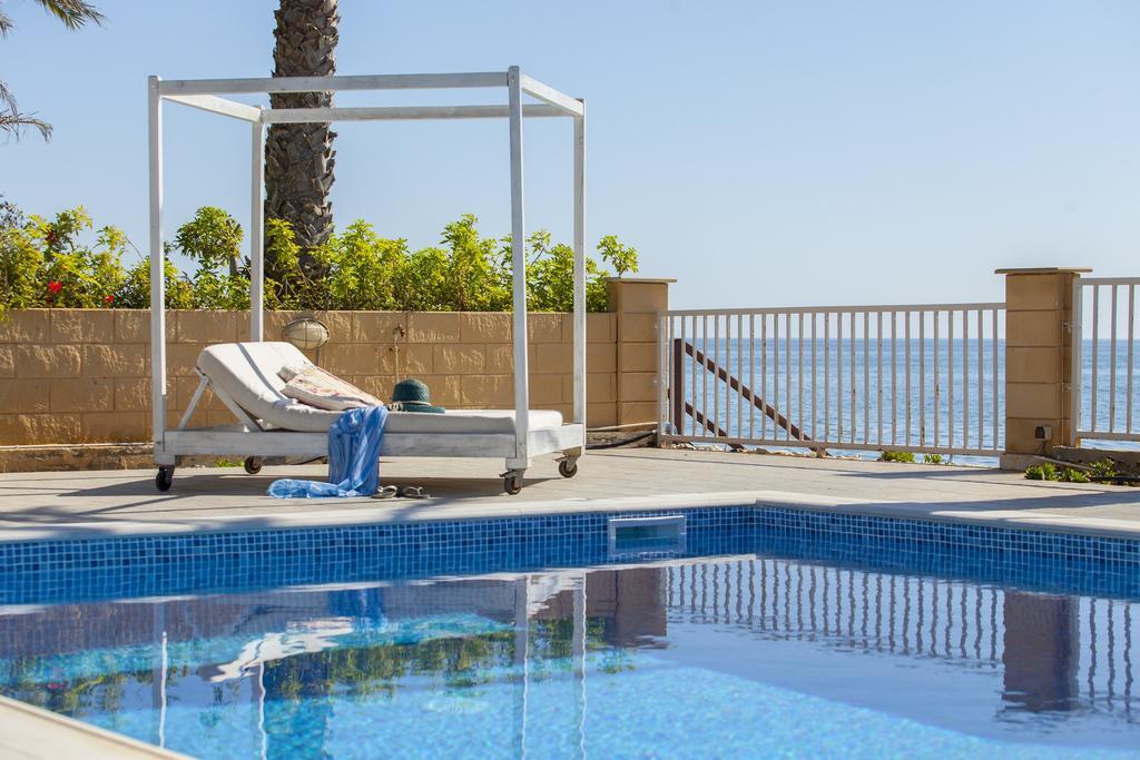 Meneou Beachfront Villa Sunset Perivolia Habitación foto