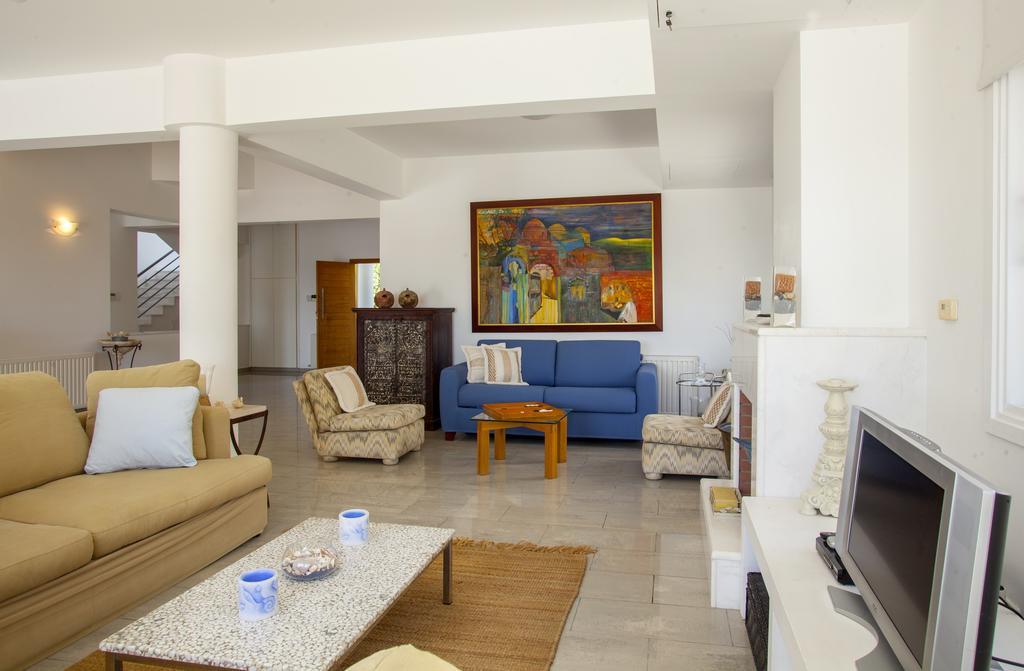 Meneou Beachfront Villa Sunset Perivolia Habitación foto