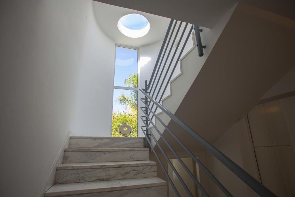 Meneou Beachfront Villa Sunset Perivolia Habitación foto