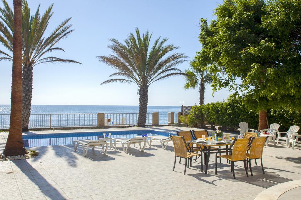 Meneou Beachfront Villa Sunset Perivolia Habitación foto